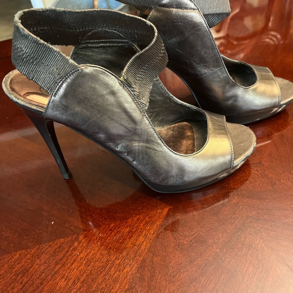 Never worn Carlos Santana Halo High Heels.